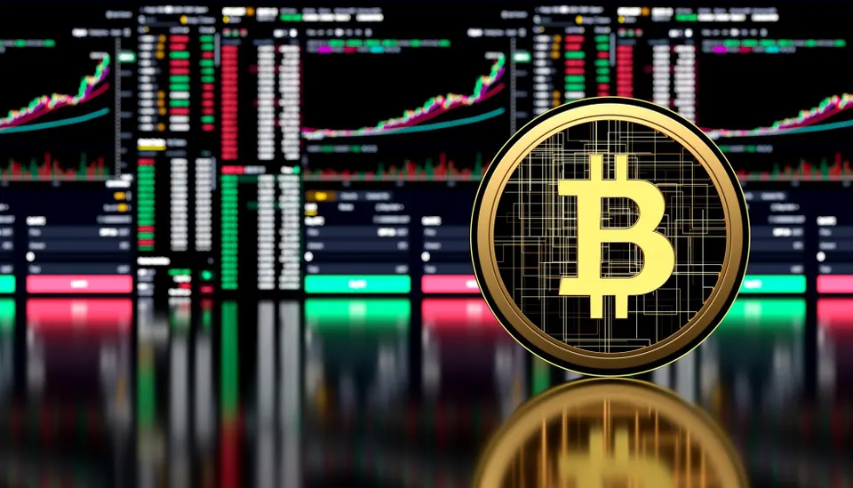 Bitcoin Risks $80,000 Dip Amid Potential ‘Head and Shoulders’ Pattern, Warns Analyst